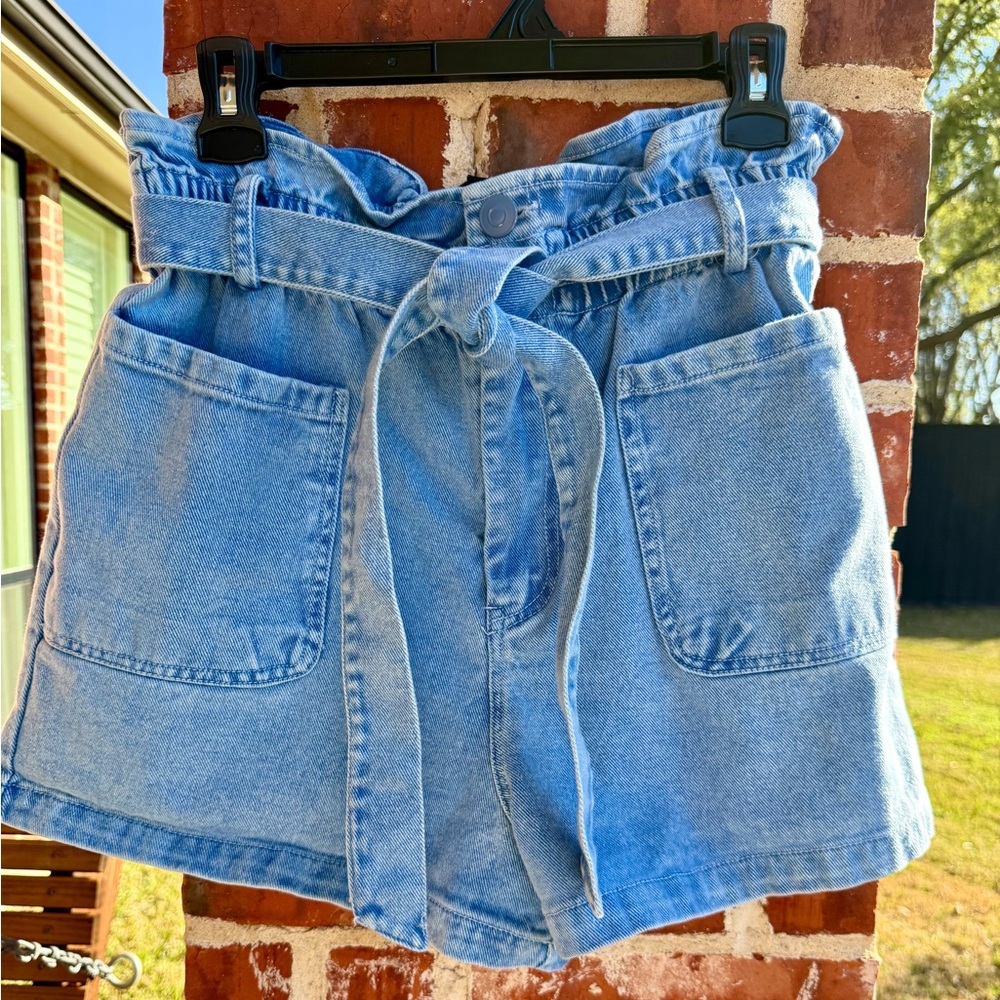 Skies Are Blue Paper bag Denim Shorts Sz L